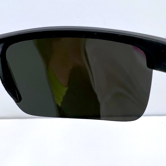 IZOD POLARIZED, MIRROR LENSES, POLARIZED, 100%UV PROTECTION, WRAP AROUND GLASSES - Picture 7 of 15
